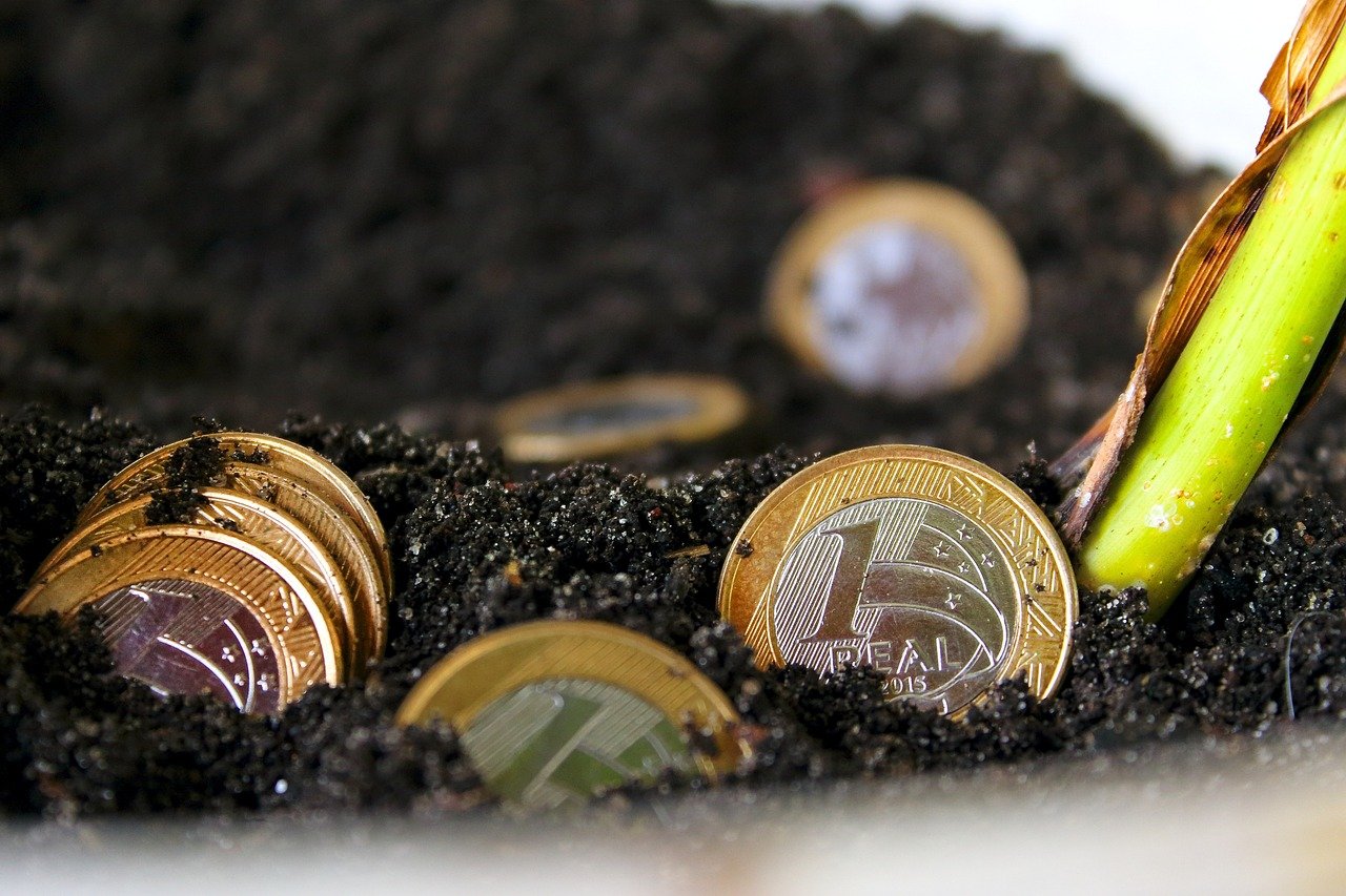 Maximizing Your Retirement Savings with EPF and PRS in 2025