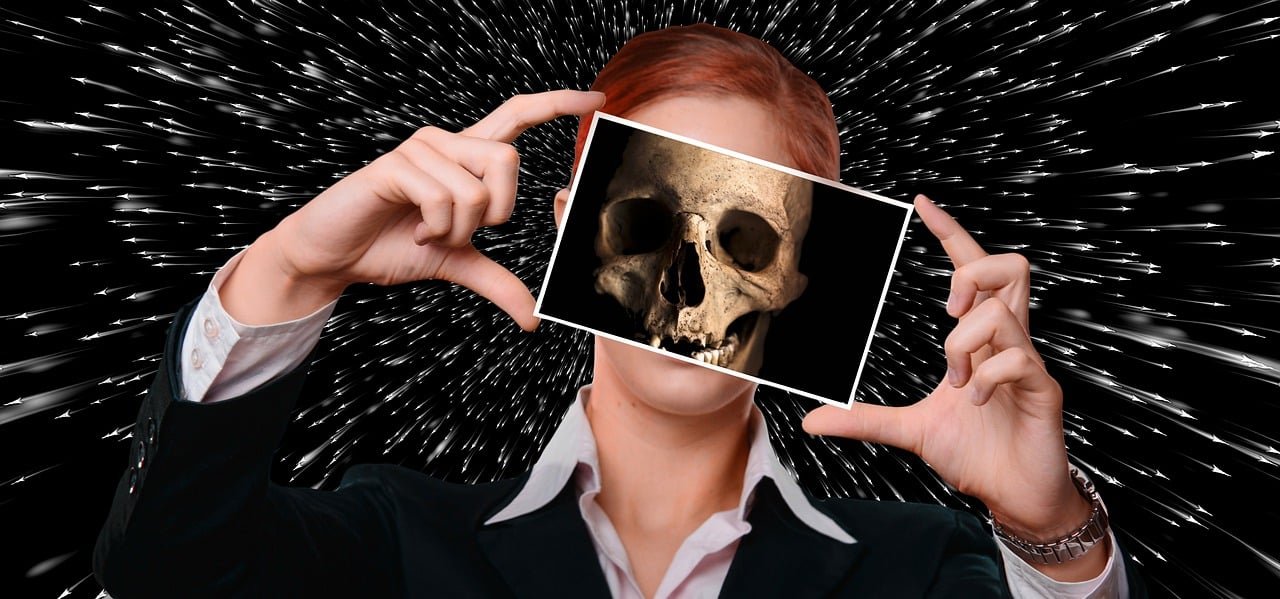 Gold vs Stocks: Which Asset Should You Choose for 2025?