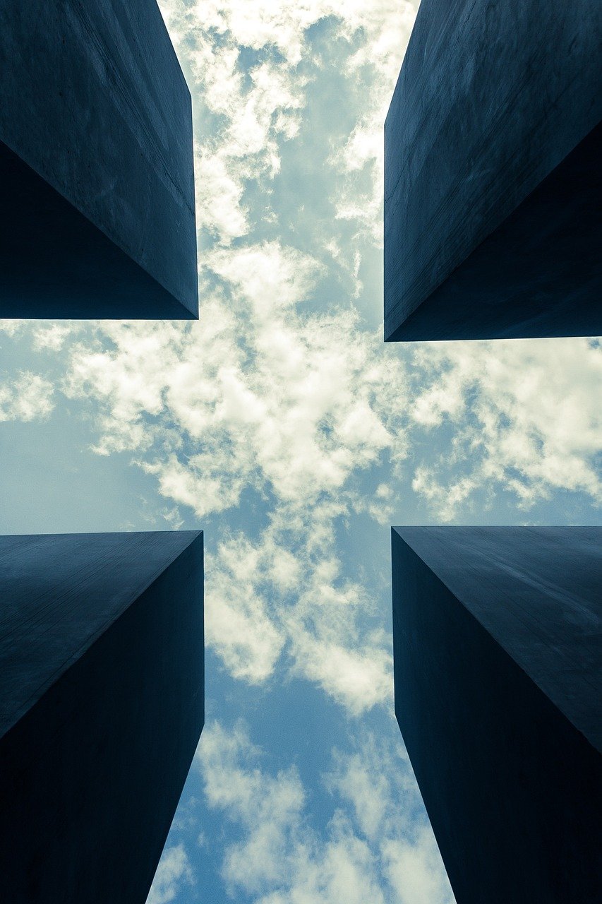 Best U.S. Gold Investment Companies Ranked: Augusta Precious Metals, Lear Capital, Robinhood IRA ...