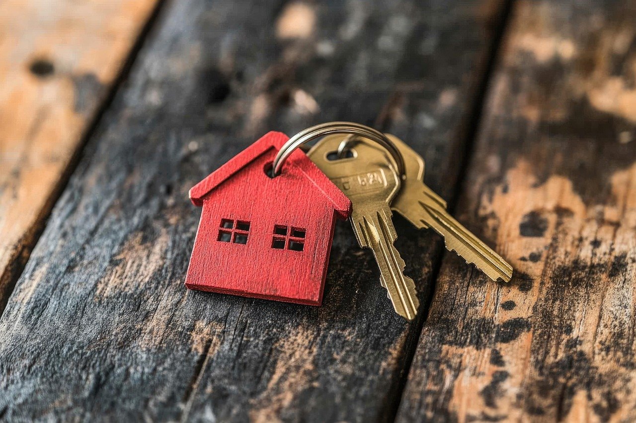 Assessing Malaysian REITs Versus Direct Commercial Property Investment Returns