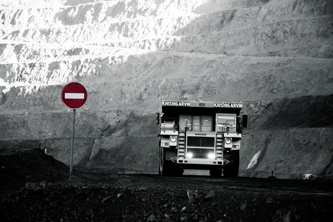 Bursa Malaysia dips 9.1 points as late selling puts pressure on key sectors ahead of Hari Raya