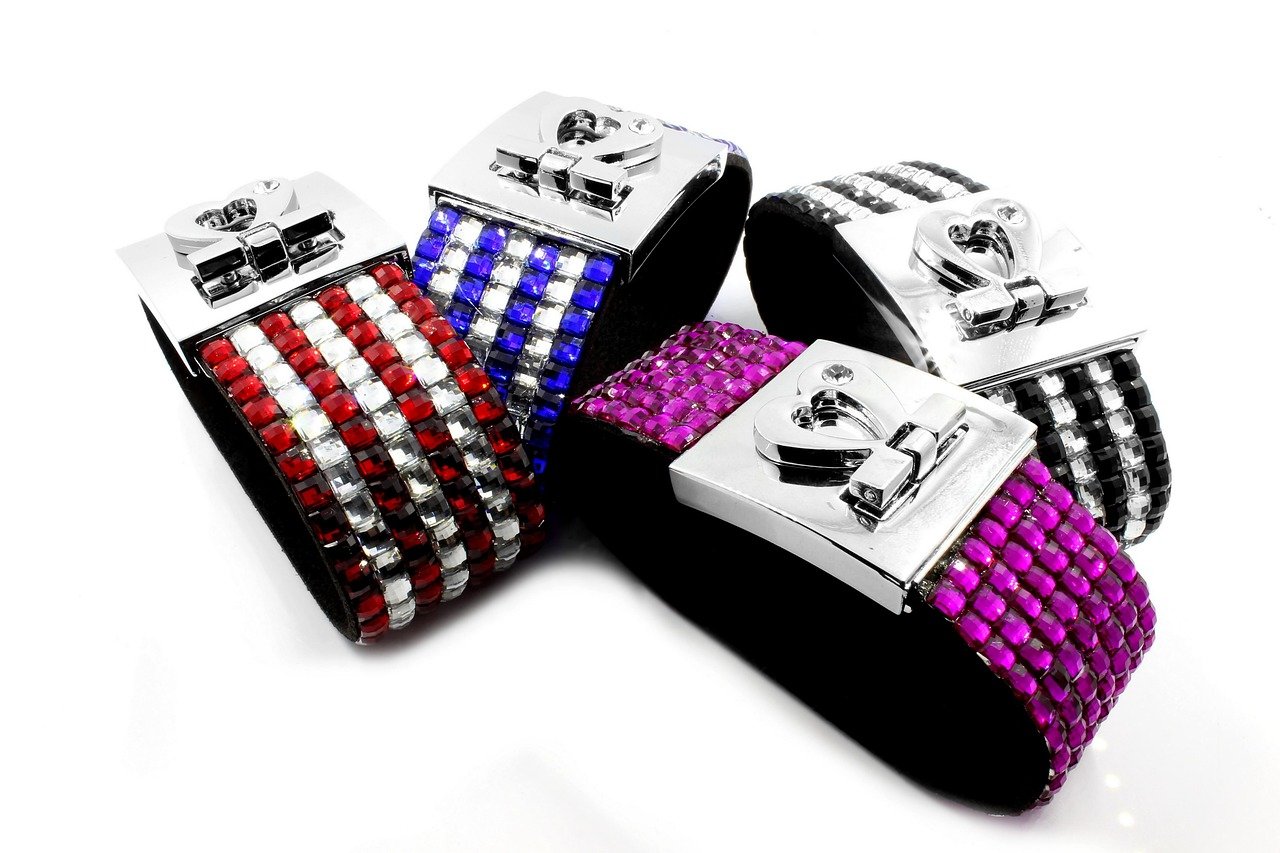 Gold and silver rates edge higher in Pakistan after a four-day pause