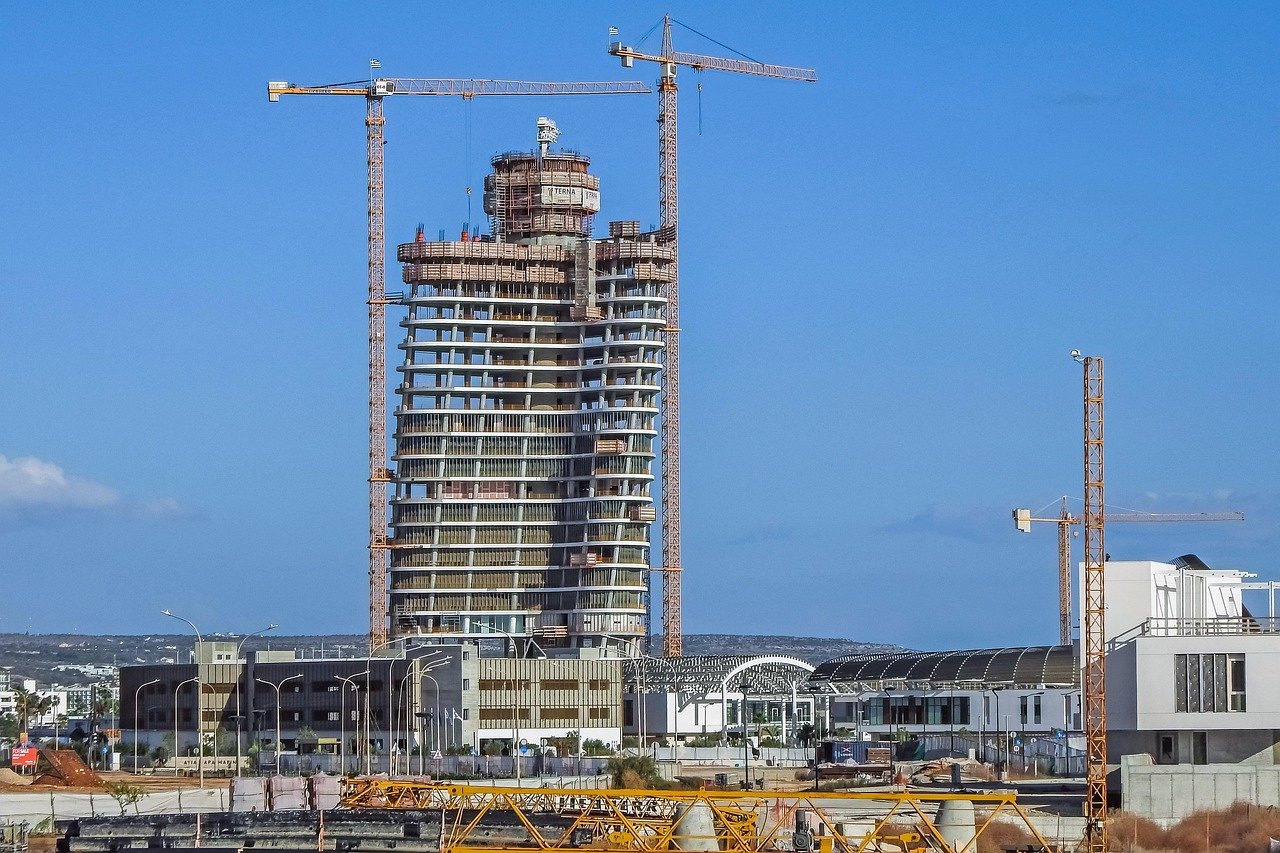 Sensex Drops 1,800 Points, Nifty Slides Below 22,550 Amid Market Sell-Off